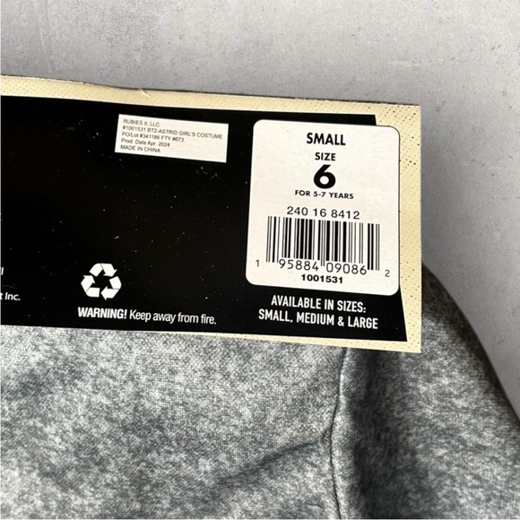 NWT Beetlejuice Beetlejuice Astrid school uniform- Size small kids - Picture 6 of 8